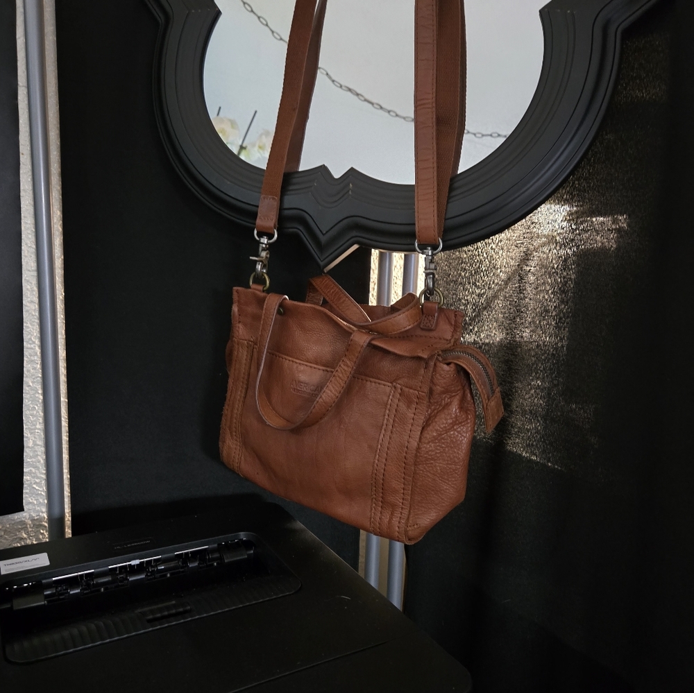 Elegant Brown Leather Shoulder Bag
